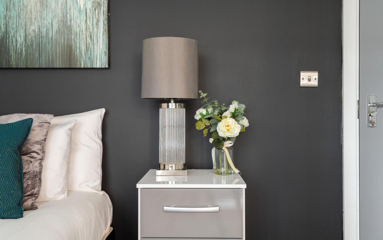 Spacious And Modern 4 Bed Apartment Next To Borough Station 伦敦 外观 照片